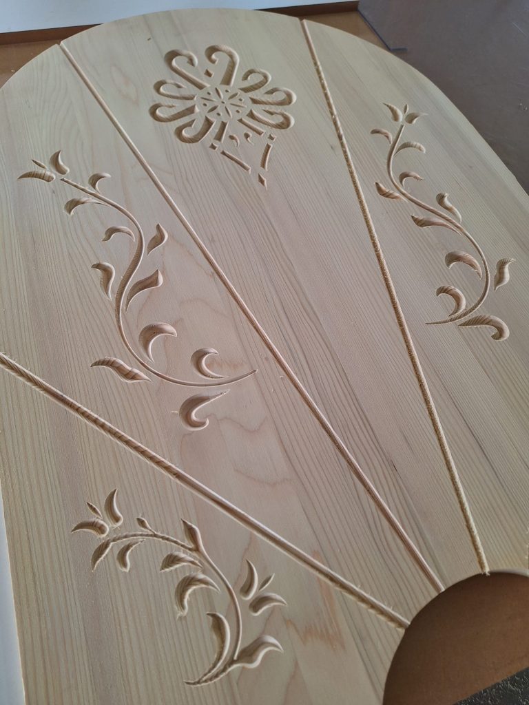 Highlander-style ornaments &ndash; CNC wood milling &ndash; www.serviceplast.com